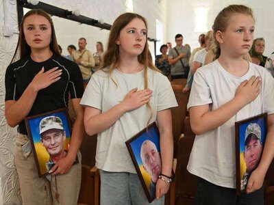 У Шумській громаді вшанували пам’ять полеглих Захисників та передали відзнаки родинам Героїв