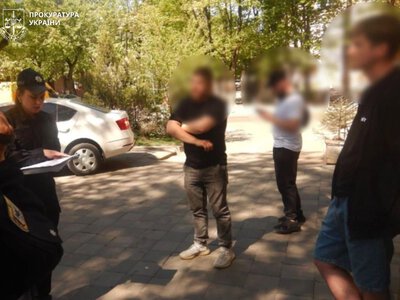 У Франківську десятеро обвинувачених у придбанні кратому перерахували 1 млн грн на ЗСУ