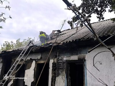 На Олександрівщині горіла покрівля будинку