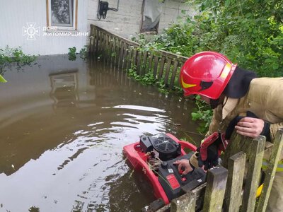 У Бердичеві позатоплювало подвір’я
