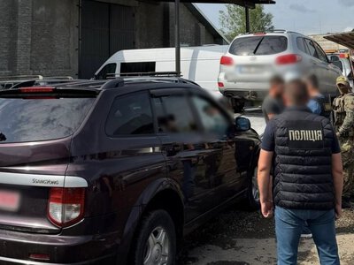 На Закарпатті затримали власника СТО, який продавав гуманітарні авто ввезені для фронту (ФОТО)