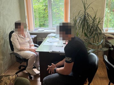 У Кропивницькому викрили лікарів, які допомагали ухилянтам “організувати” гіапертонію чи діабет за $11,5 тис.