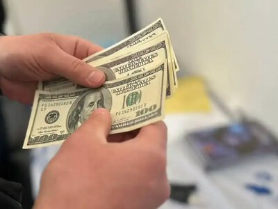 За хабарі та фіктивні відстрочки від мобілізації судитимуть лікаря на Рівненщині