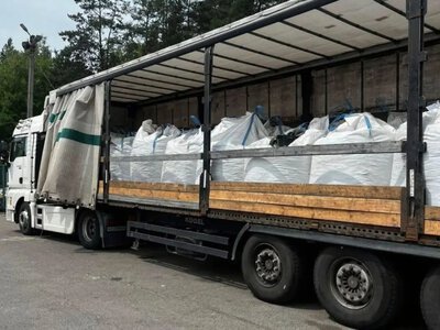 На Волині виявили подвійне пакування: брухт приховали під цинковим порошком