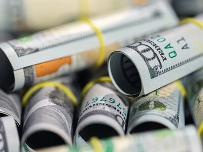 Долар б’є рекорди та наближається до 45 гривень: офіційний курс валют на середу 