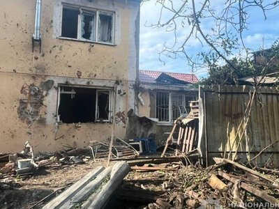 У Запоріжжі усувають наслідки російського обстрілу: пошкоджено 11 будинків