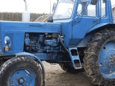 На Рівненщині чоловік трактором протаранив авто ТЦК і зламав руку військовому 