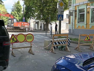 Тимчасове рішення назавжди: у Рівному пропонують відкрити постійний проїзд у центрі міста (ВІДЕО)