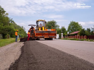 На Буковині розпочали укріплення узбіч на трасі М-19