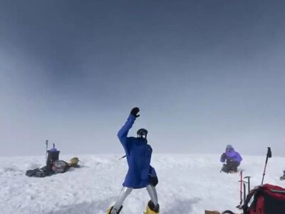 Гуманоїдний робот підкорив вулкан висотою понад 6 кілометрів, але є важливий нюанс