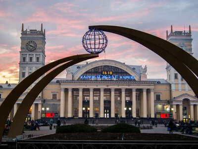 Ворожі дрони спричинили займання у центрі Харкова, деталі встановлюють