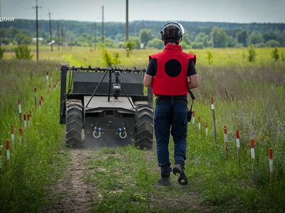 У Бучанському районі триває гуманітарне розмінування територій, забруднених через бойові дії