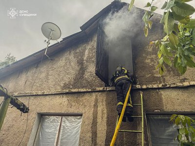 У Шостці рятувальники ліквідували пожежу в житловому будинку