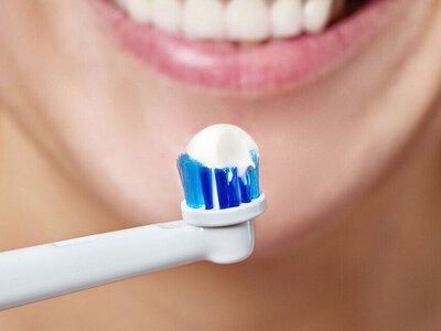 Експерти розкрили основні правила ефективного використання електричних зубних щіток