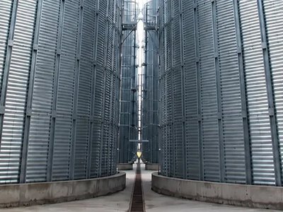 На Львівщині будують новий сучасний елеватор
