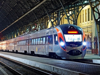 Квитки зникають за лічені хвилини: які маршрути розкуповують першими