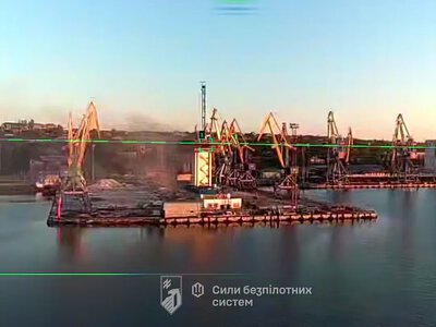 Порт Маріуполя знеструмлено, окупанти втратили важливий логістичний вузол - Азов