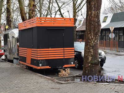 У Миколаєві демонтують низку тимчасових споруд
