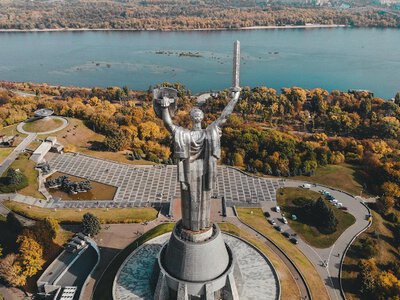 Несподіваний рейтинг: кому українці довіряють найбільше і чому це здивує