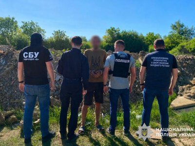 На Ужгородщині затримали військовослужбовця за збут гранат і зброї