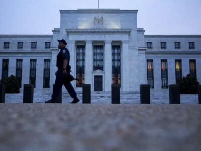 Нафта дорожчає, а світові ринки падають: удари США та Ірану спричинили хвилю турбулентності