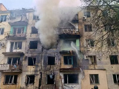 Росіяни атакували багатоповерхівку у Павлограді (оновлено)