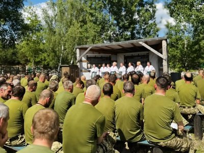 Для поранених військових на Рівненщині організували концерт