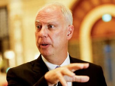 Дмитрієв попросив інопланетян переконати Стармера піти у відставку