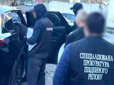 В Одесі викрили торгівлю військовими посадами у тилу