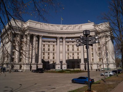 МЗС висловилося про українських чоловіків у ЄС: чи можуть їх позбавити захисту