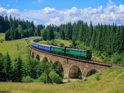 Через Прикарпаття курсуватиме більше поїздів: УЗ запускає літній розклад