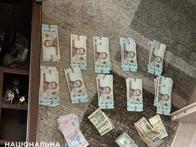У Києві викрили 18-річного шахрая, який продавав військовим неіснуючі пікапи