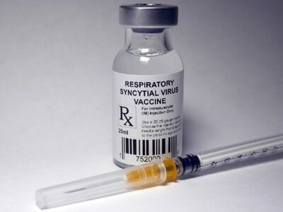Це вже реальність: вакцина від ШІ вперше введена людині - деталі