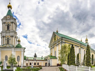 Суперечка загострюється: у Кременці триває конфлікт навколо монастиря УПЦ