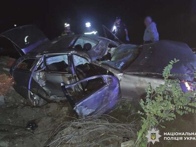 Неподалік Чернівців 22-річний водій злетів у кювет, автівка перекинулася