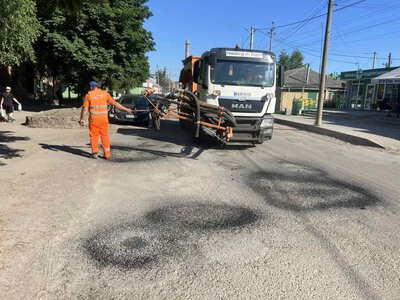 В Олександрівці розпочали ремонтувати центральні дороги