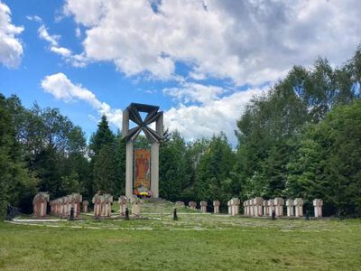 На Львівщині упорядкували військові меморіали