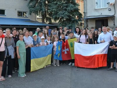 Майже 40 дітей ветеранів з інвалідністю з Рівненщини вирушили на відпочинок до Польщі
