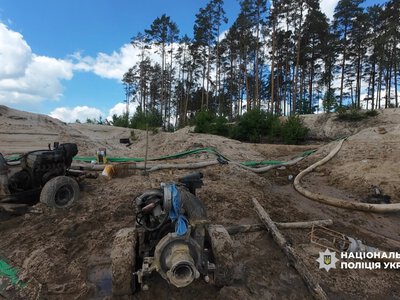 На Рівненщині викрили масштабний незаконний видобуток бурштину під виглядом геологорозвідки