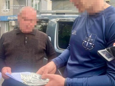 3500 доларів США неправомірної вигоди – волинському адвокату повідомлено про підозру