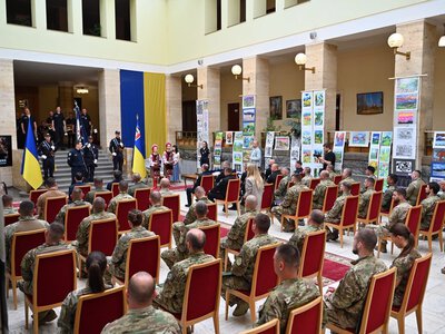 З фронту — додому на ротацію: у Закарпатській ОВА нагородили захисників із батальйону «Стрілецький»