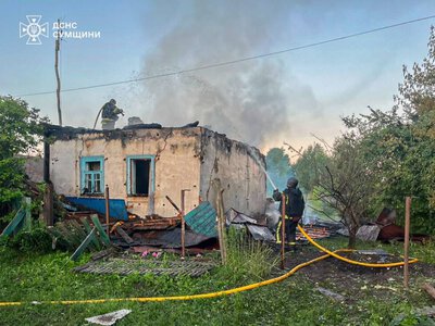 У Шосткинській громаді унаслідок обстрілу загорілася дача