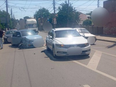У Чернівцях на вулиці Руській ускладнено рух через ДТП