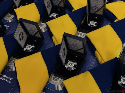 У Кременчуці родинам полеглих воїнів вручили відзнаки «Захисник України — Герой Кременчука»