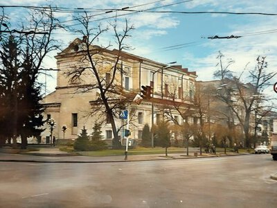 Штучний інтелект відновив фото Семінарійського костелу в Житомирі: як виглядав храм у 1989 році