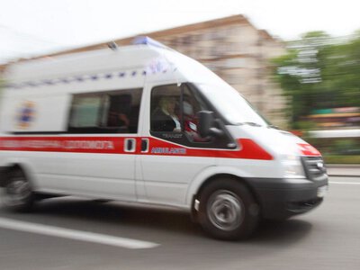 Внаслідок ударів по Херсону постраждали комунальник та медпрацівниця