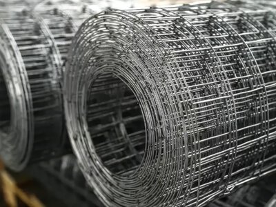 Довговічність і корозійна стійкість оцинкованої сітки: що важливо знати 