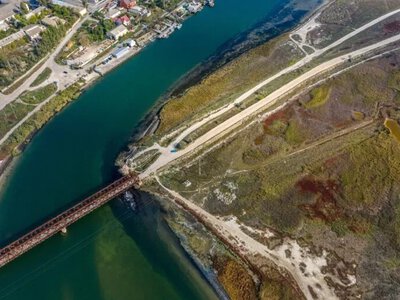 З’явилися супутникові знімки пошкодженого мосту на Арабатську Стрілку - Херсон Daily
