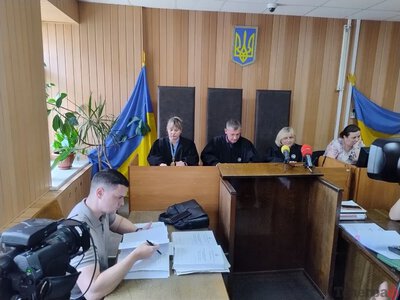 Переписка з водіями та обшуки в адвокатів: суд у справі депутата Полтавської облради Дядика досліджує докази