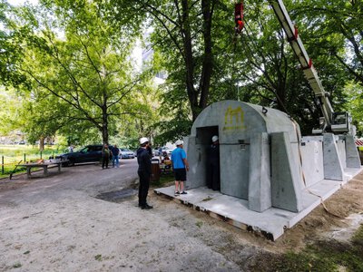 У Таллінні монтують перше модульне укриття на випадок повітряної загрози
